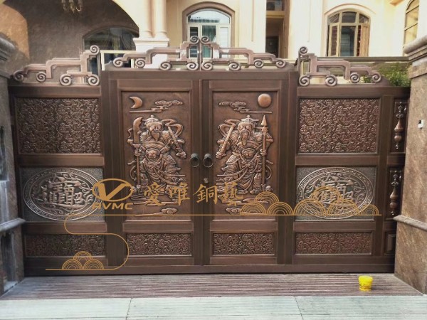 還在煩惱大門(mén)設(shè)計(jì)木門(mén)還是別墅銅門(mén)？